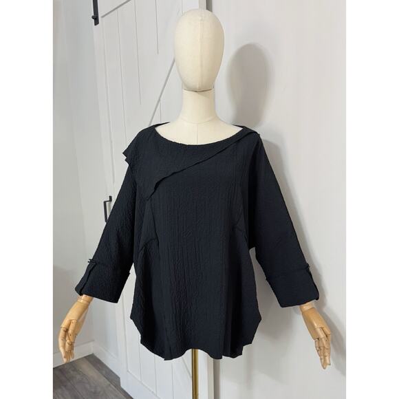 Moonlight Y & S Fashion Design Size M Black Tunic Top Crinkle Button Back Artsy - Picture 2 of 9